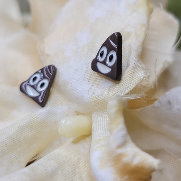 💍 Poop emoji earrings - Picture 3 of 7